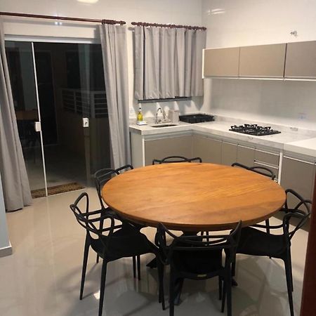 Apartamento Aconchegante Em Frente A Praia. أوباتوبا المظهر الخارجي الصورة